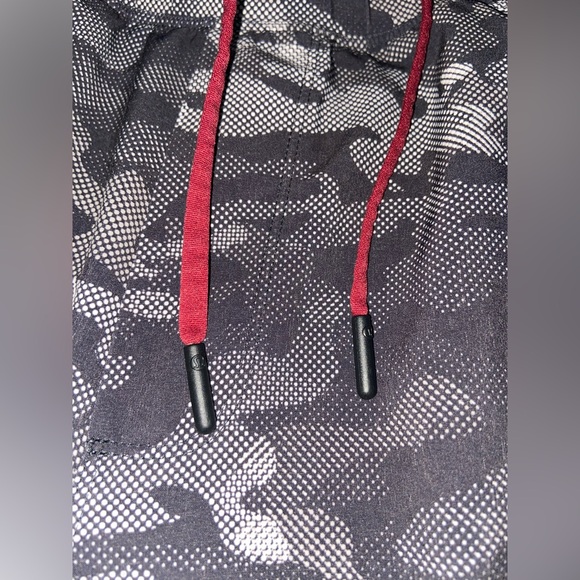 lululemon athletica Camo Print Athletic Shorts - Picture 4 of 6